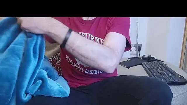 uk-bobbie-uk online show from October 20, 4:03 am