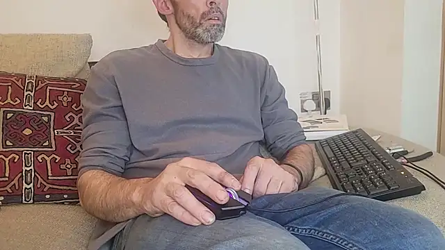 uk-bobbie-uk online show from October 5, 2:35 am