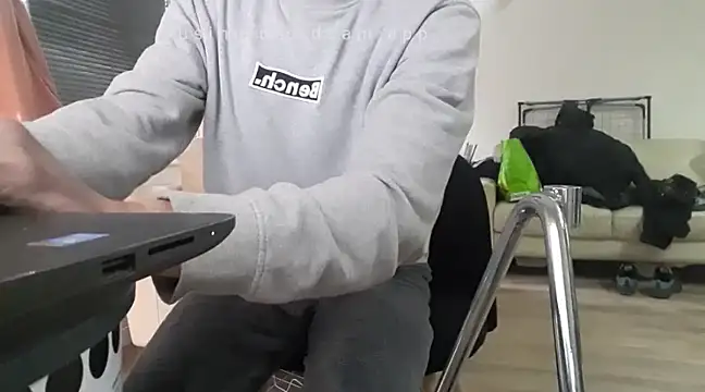 uk-bobbie-uk online show from February 24, 9:00 am