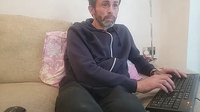 uk-bobbie-uk online show from October 27, 3:57 pm