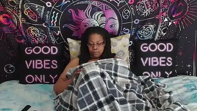 RenaeCumsAlot69 online show from January 31, 7:12 pm