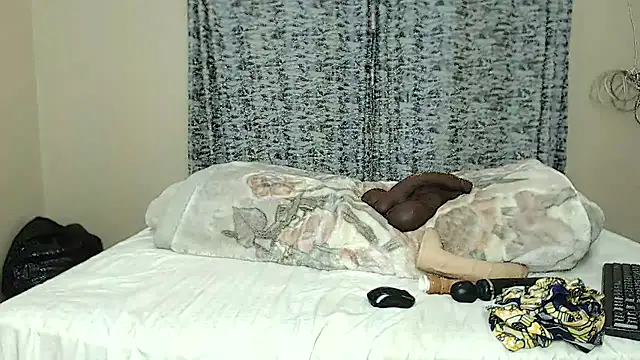 Snapshot of BELINDAXXXXX chatting on March 11, 8:08 am BELINDAXXXXX online show from March 11, 8:08 am