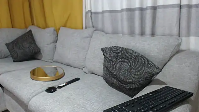 Snapshot of BELINDAXXXXX chatting on November 30, 1:06 am BELINDAXXXXX online show from November 30, 1:06 am