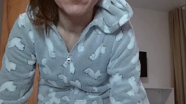 Snapshot of Popppka chatting on February 16, 2:10 pm Popppka online show from February 16, 2:10 pm