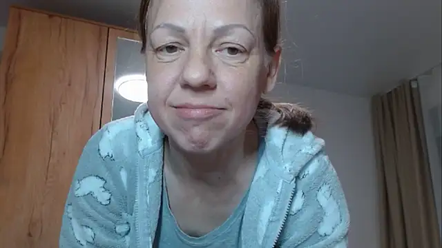 Snapshot of Popppka chatting on February 12, 6:51 pm Popppka online show from February 12, 6:51 pm
