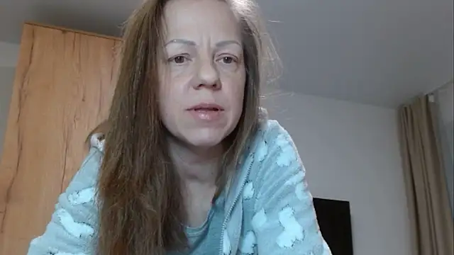 Snapshot of Popppka chatting on February 14, 7:33 pm Popppka online show from February 14, 7:33 pm