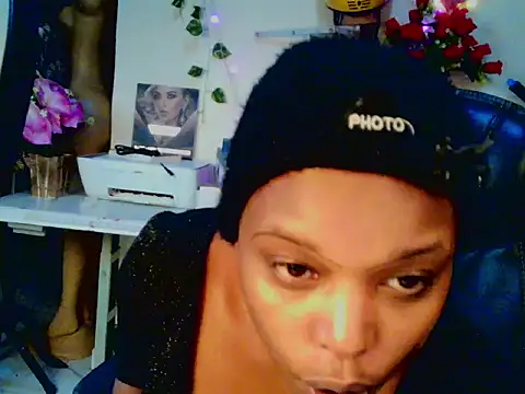 Snapshot of Anaconda2350 chatting on July 31, 6:27 pm Anaconda2350 online show from July 31, 6:27 pm