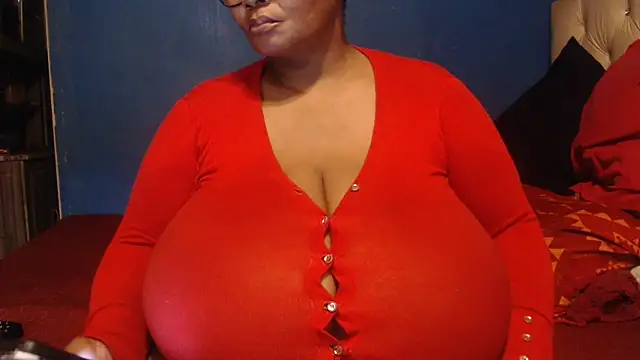 Snapshot of CUTEFIRMMELONSS chatting on February 25, 8:53 pm CUTEFIRMMELONSS online show from February 25, 8:53 pm