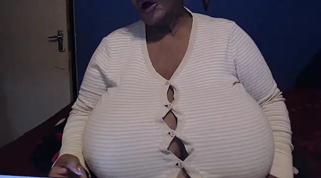 Snapshot of CUTEFIRMMELONSS chatting on March 7, 3:51 am CUTEFIRMMELONSS online show from March 7, 3:51 am