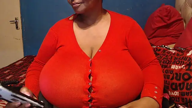 Snapshot of CUTEFIRMMELONSS chatting on November 6, 7:18 pm CUTEFIRMMELONSS online show from November 6, 7:18 pm