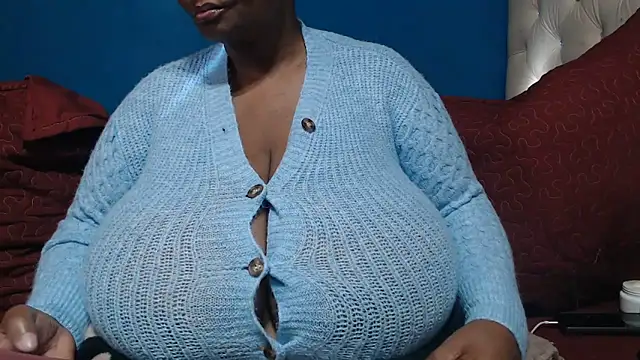 Snapshot of CUTEFIRMMELONSS chatting on May 25, 7:07 am CUTEFIRMMELONSS online show from May 25, 7:07 am
