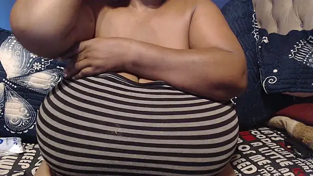 CUTEFIRMMELONSS online show from April 5, 6:31 am