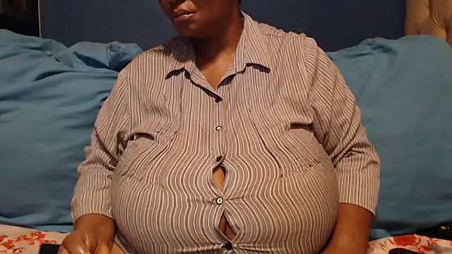 CUTEFIRMMELONSS online show from February 12, 3:28 am