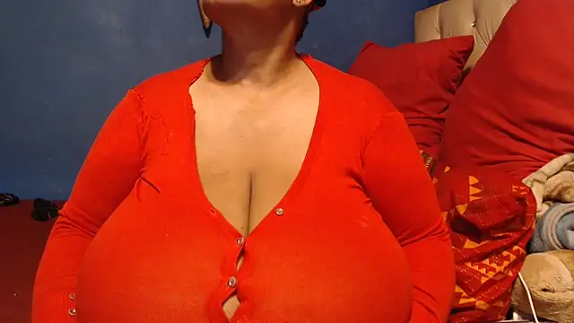 Snapshot of CUTEFIRMMELONSS chatting on December 3, 6:29 pm CUTEFIRMMELONSS online show from December 3, 6:29 pm