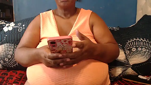 CUTEFIRMMELONSS online show from February 25, 7:19 am