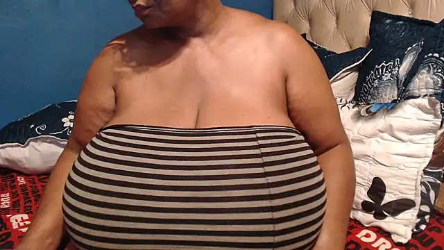 CUTEFIRMMELONSS online show from March 4, 3:25 am