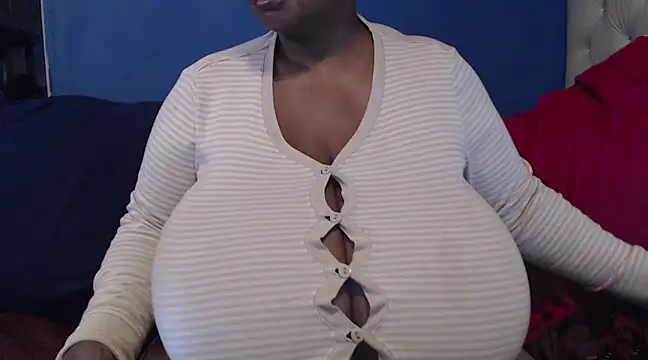 Snapshot of CUTEFIRMMELONSS chatting on March 7, 8:23 am CUTEFIRMMELONSS online show from March 7, 8:23 am