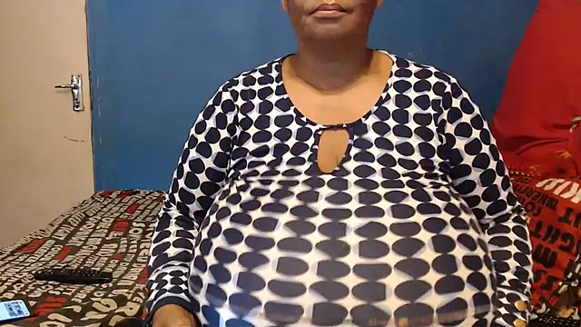 Snapshot of CUTEFIRMMELONSS chatting on November 20, 2:18 pm CUTEFIRMMELONSS online show from November 20, 2:18 pm