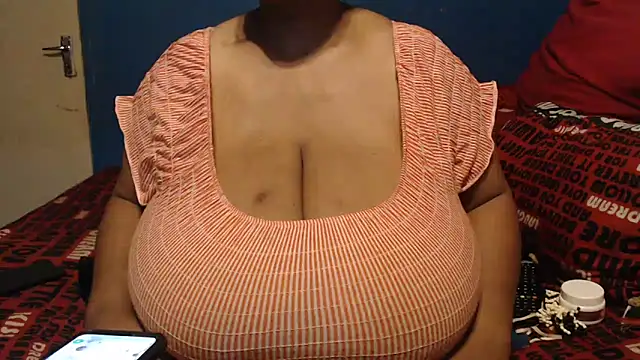 Snapshot of CUTEFIRMMELONSS chatting on October 30, 9:01 pm CUTEFIRMMELONSS online show from October 30, 9:01 pm