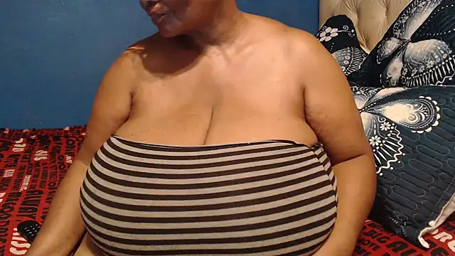 CUTEFIRMMELONSS online show from March 6, 8:48 pm