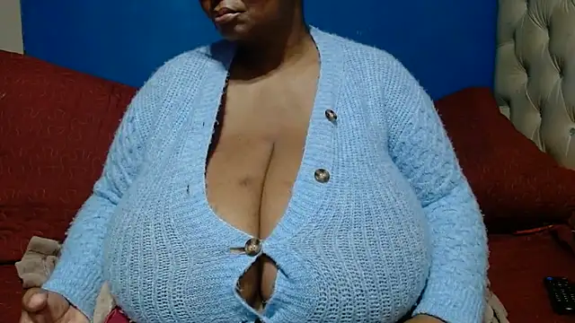 Snapshot of CUTEFIRMMELONSS chatting on June 11, 9:34 pm CUTEFIRMMELONSS online show from June 11, 9:34 pm