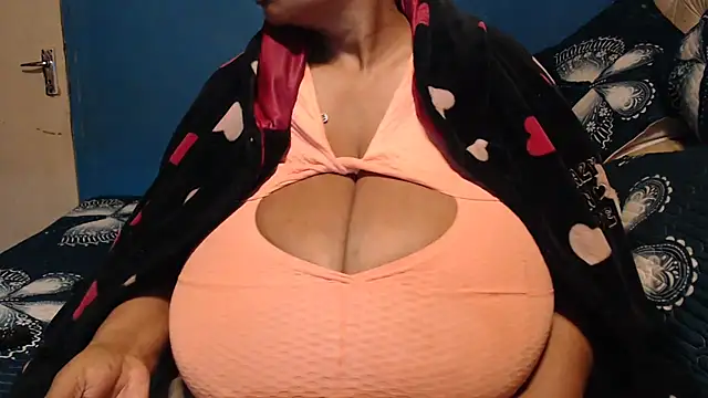 Snapshot of CUTEFIRMMELONSS chatting on September 18, 9:18 pm CUTEFIRMMELONSS online show from September 18, 9:18 pm