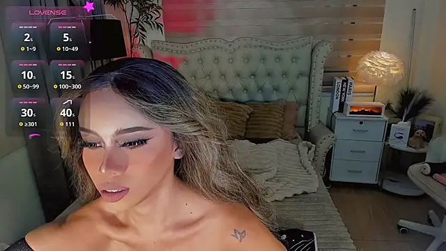 FinestGirlx online show from January 9, 6:48 pm