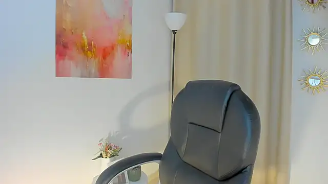 Snapshot of MariamRivera_ chatting on March 10, 4:27 am MariamRivera online show from March 10, 4:27 am
