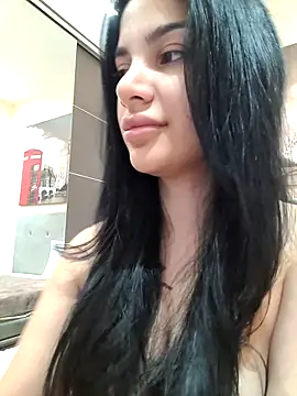 Snapshot of Samira30 chatting on October 10, 8:37 am Samira30 online show from October 10, 8:37 am