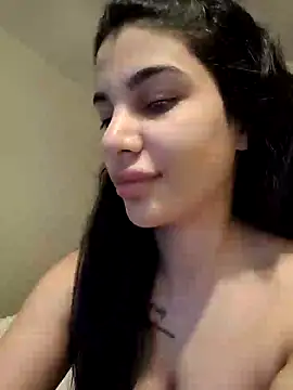 Snapshot of Samira30 chatting on February 3, 8:35 am Samira30 online show from February 3, 8:35 am