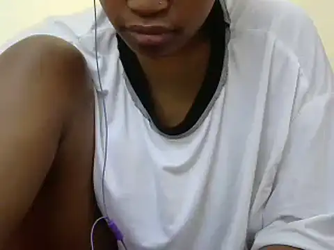 Snapshot of Pantyhosebien chatting on December 8, 5:39 am Pantyhosebien online show from December 8, 5:39 am