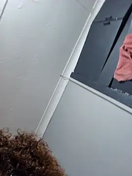 Shaniko89 online show from March 10, 6:28 am