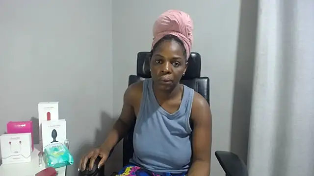 Shaniko89 online show from October 28, 4:35 am