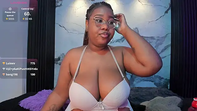 Darnellqueen online show from June 13, 1:03 am