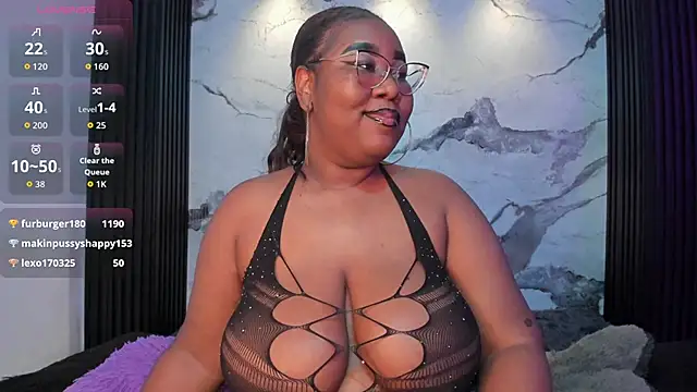 Snapshot of Darnellqueen chatting on May 2, 7:57 am Darnellqueen online show from May 2, 7:57 am