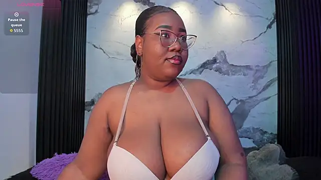 Darnellqueen online show from March 7, 3:57 am
