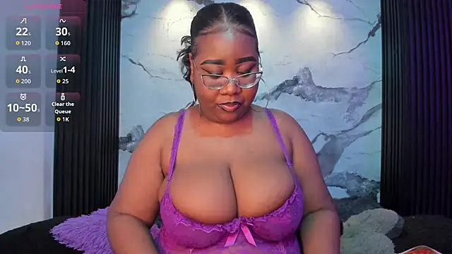 Snapshot of Darnellqueen chatting on April 30, 6:09 am Darnellqueen online show from April 30, 6:09 am