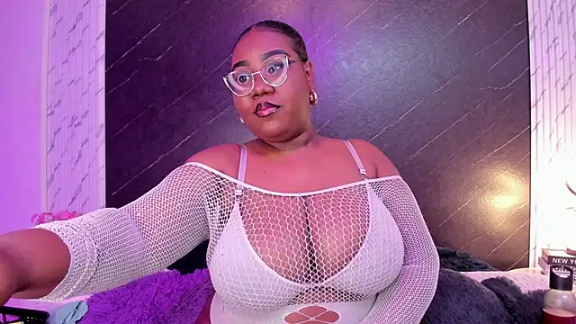 Darnellqueen online show from October 7, 3:40 am
