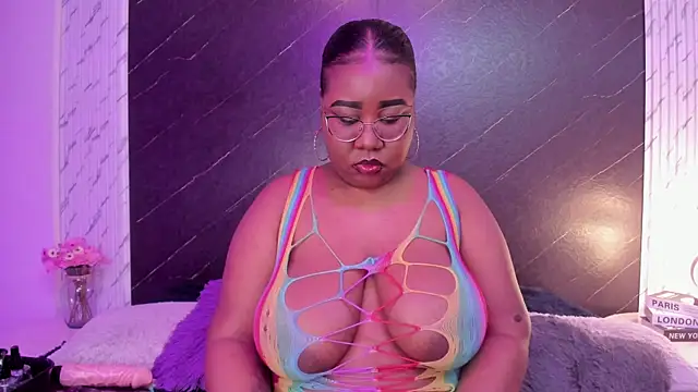 Darnellqueen online show from September 18, 3:53 am