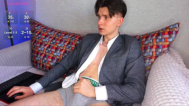 maxboy4 online show from March 7, 1:07 pm