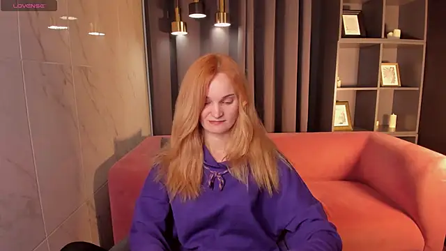 SaraSubtlety online show from December 3, 1:43 pm