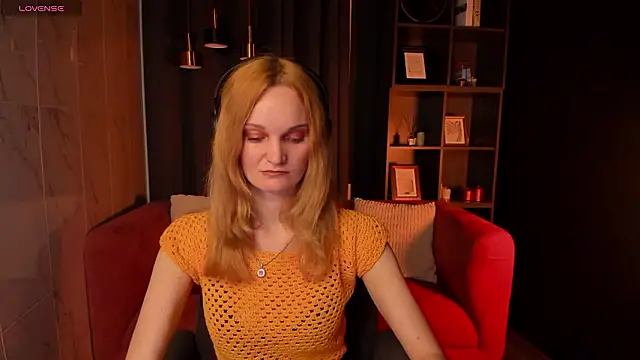 SaraSubtlety online show from March 12, 1:37 pm