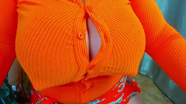 Snapshot of 77Sambuca77 chatting on October 5, 7:43 am 77Sambuca77 online show from October 5, 7:43 am