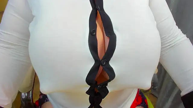 Snapshot of 77Sambuca77 chatting on November 19, 9:42 am 77Sambuca77 online show from November 19, 9:42 am