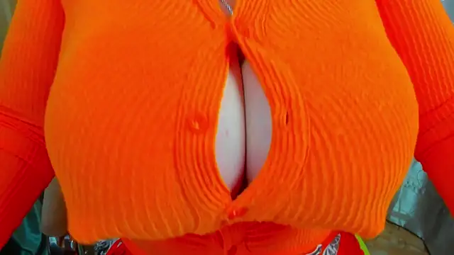 Snapshot of 77Sambuca77 chatting on October 6, 8:26 am 77Sambuca77 online show from October 6, 8:26 am