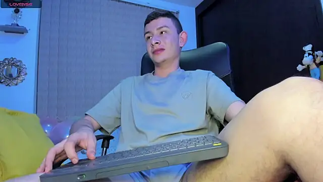 Snapshot of Christ_Miller3 chatting on February 16, 5:04 am Christ Miller3 online show from February 16, 5:04 am