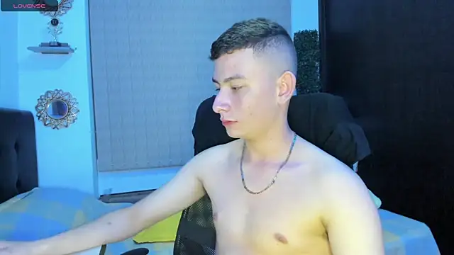 Snapshot of Christ_Miller3 chatting on March 1, 4:37 am Christ Miller3 online show from March 1, 4:37 am