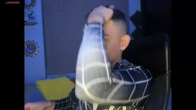 Snapshot of Christ_Miller3 chatting on November 1, 4:30 am Christ Miller3 online show from November 1, 4:30 am