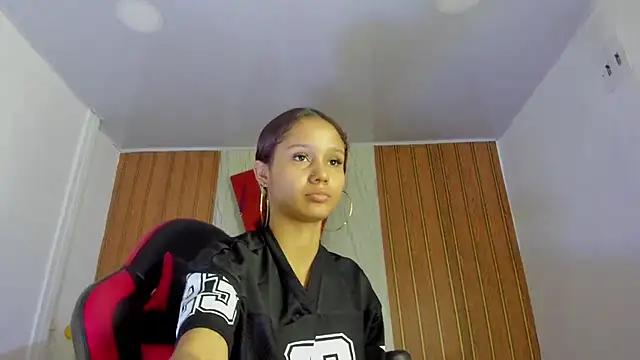 MarianaManzur online show from January 12, 4:47 pm