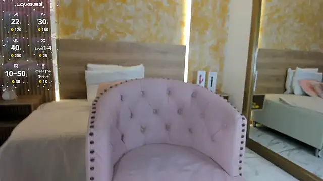 Snapshot of Valentina_Ross_ chatting on June 30, 11:54 am Valentina Ross online show from June 30, 11:54 am